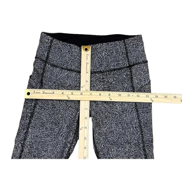 Lululemon Pace Rival Crop Line Up in White Black / Black - Picture 11 of 16